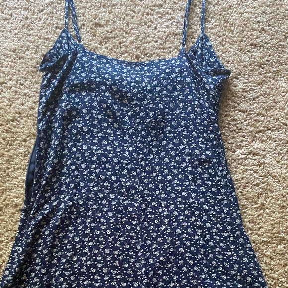 Blue dress from pacsun with little white flowers - Picture 3 of 4